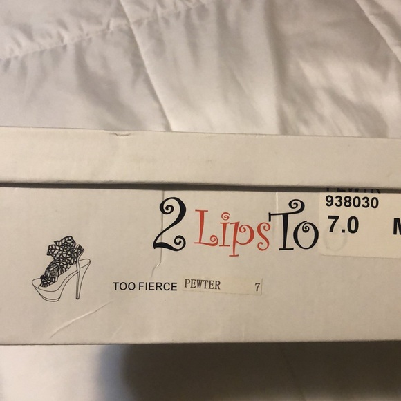 Dressy heel with high ankle strap. - Picture 5 of 5